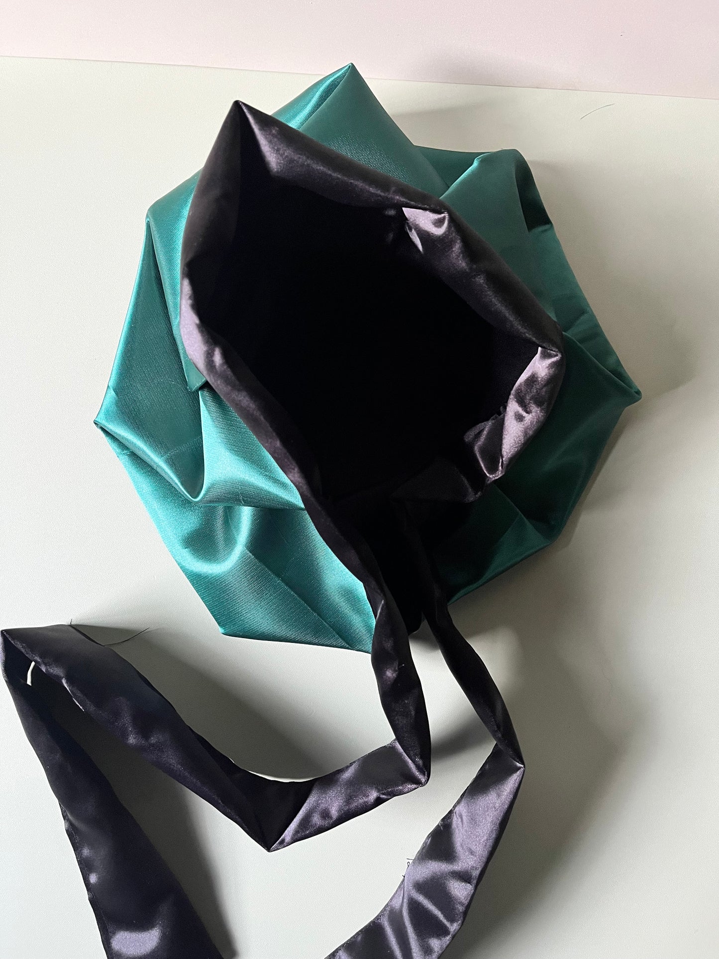 Satin bonnet